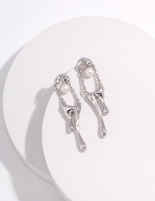 Dripping Pearl Earrings-1